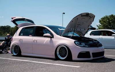 屬于大眾粉的夏季狂歡季 2017大眾WATERFEST汽車改裝展與新能源汽車浪潮